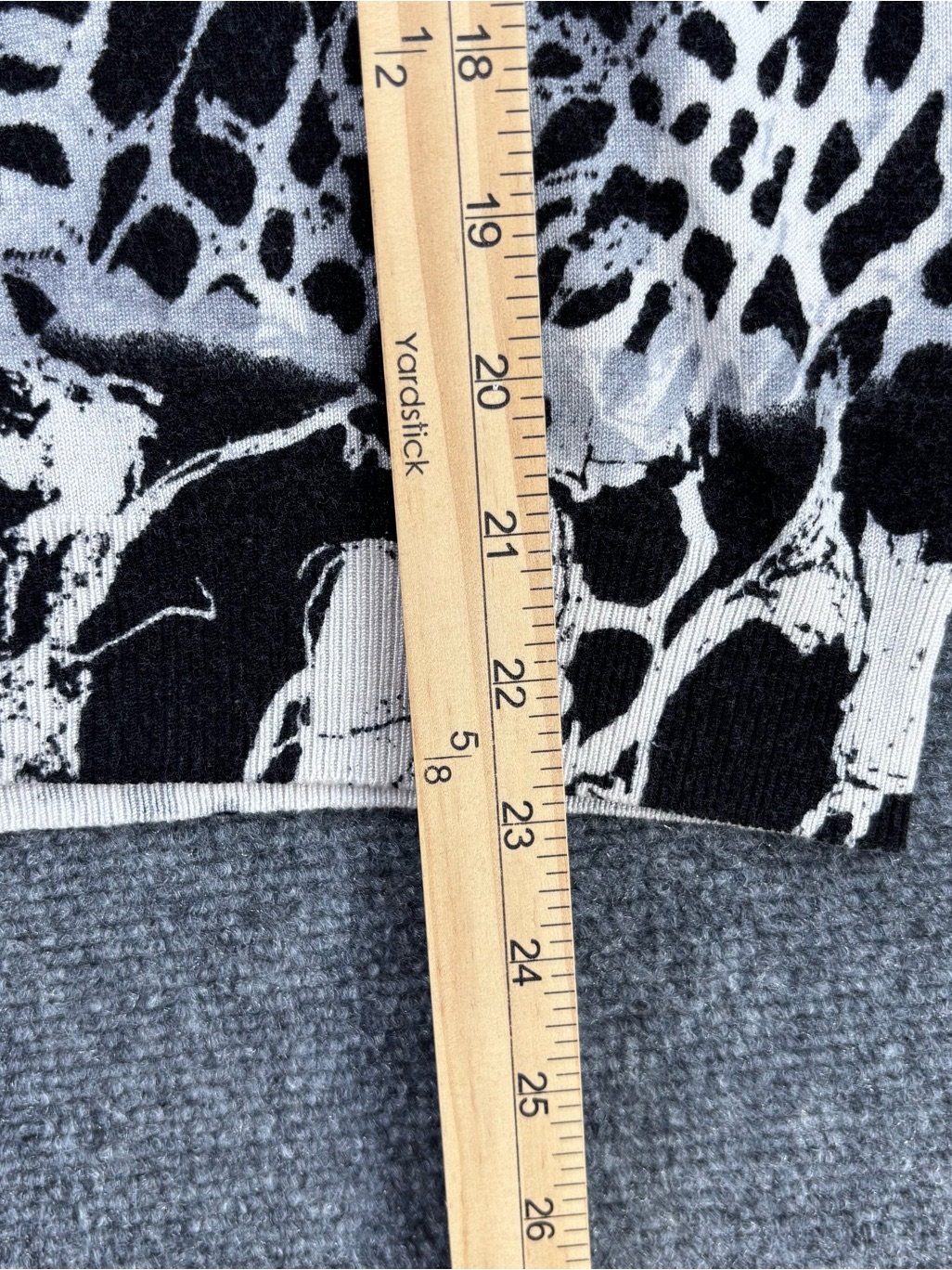 Joseph A Mob Wife Office Siren Black White Animal Print Cardigan Women’s S — image 8 of 8